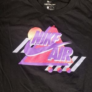 The Nike Air graphic tshirt size small